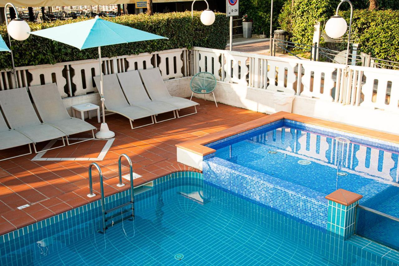 Hotel Savoy Caorle Exteriör bild