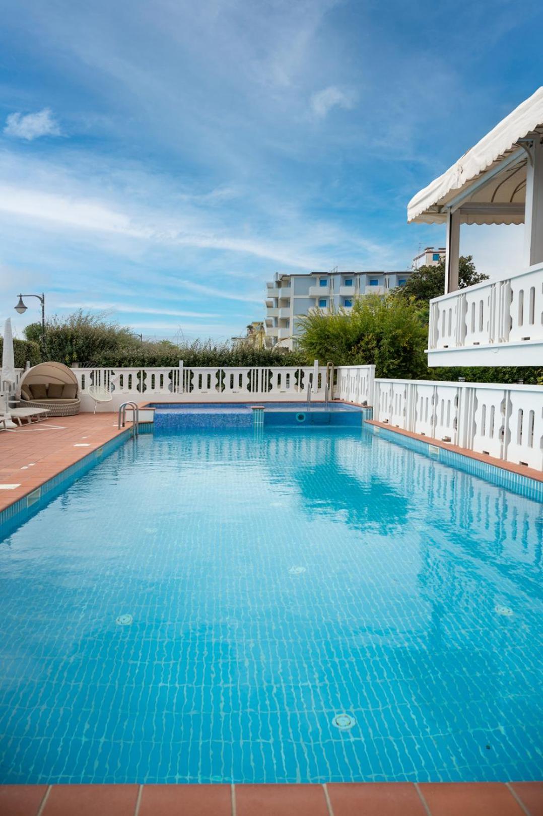 Hotel Savoy Caorle Exteriör bild