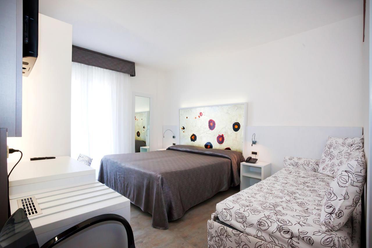 Hotel Savoy Caorle Exteriör bild